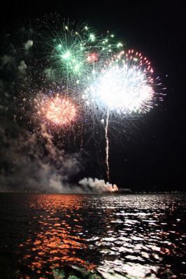 Fourth Fireworks
Marion's Annual Fireworks Display from Silvershell Beach held on Tuesday, July 3, 2007. (Photo by Robert Chiarito).
