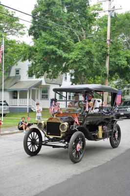 Marion July 4 Parade
Marion's Annual Fourth of July Parade was held on Friday morning, July 4 2008 in the Marion village. (Photo by Robert Chiarito).
