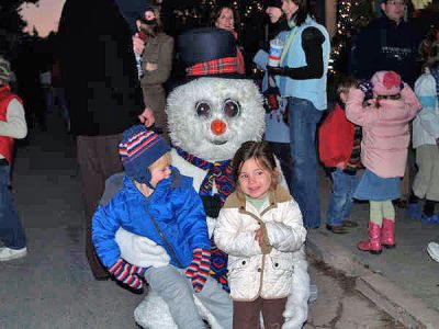 Frosty and Friends
Frosty the Snowman found a couple of warm friends during the 2006 Annual Village Holiday Stroll in Marion on Sunday, December 10. (Photo by Joe LeClair).
