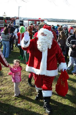 Holiday in the Park
Santa took time out of his busy schedule to stop by Mattapoisett's Annual Holiday in the Park held on Saturday, December 6, 2008 in Shipyard Park. (Photo by Robert Chiarito).
