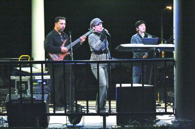 Summer Finale
Despite being postponed the prior week due to inclement weather, the Mattapoisett Police Association still managed to stage their End of the Summer Concert on Saturday evening, October 4 at Shipyard Park. The event drew about 100 people who came out to Shipyard Park to be entertained by the musical talents of GQ and the Lady. (Photo by Robert Chiarito).
