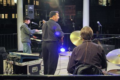 Summer Finale
Despite being postponed the prior week due to inclement weather, the Mattapoisett Police Association still managed to stage their End of the Summer Concert on Saturday evening, October 4 at Shipyard Park. The event drew about 100 people who came out to Shipyard Park to be entertained by the musical talents of GQ and the Lady. (Photo by Robert Chiarito).
