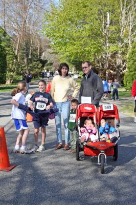 Mother's Day Road Race
The second annual Tiara Classic 5K Mother's Day Road Race stepped off from Oxford Creamery on Route 6 in Mattapoisett on Sunday, May 11, 2008. (Photo by Robert Chiarito).
