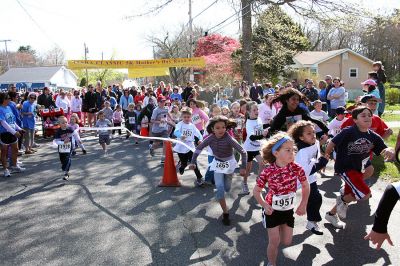 Mother's Day Road Race
The second annual Tiara Classic 5K Mother's Day Road Race stepped off from Oxford Creamery on Route 6 in Mattapoisett on Sunday, May 11, 2008. (Photo by Robert Chiarito).
