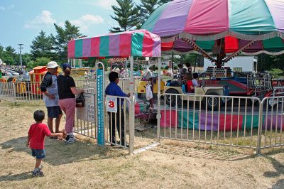 Summer Fun Fair
The Rochester Lions Club sponsored a Summer Fun Fair in the field adjacent to the Plumb Corner Mall during the week of June 12-17, 2007. The event included carnival rides and various fun and games. (Photo by Robert Chiarito).
