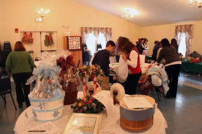 Rochester Village Christmas
Members of the First Congregational Church in Rochester had a Holiday Shop within their Fellowship Center during Rochester's Village Christmas held on the weekend of December 6-7, 2008. (Photo by Robert Chiarito).
