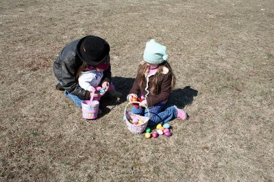 Easter Egg Hunt
Annual Pre-School and Elementary Student Easter Egg Hunt held on Saturday, March 22, at the Plumb Corner Mall in Rochester. (Photo by Robert Chiarito).
