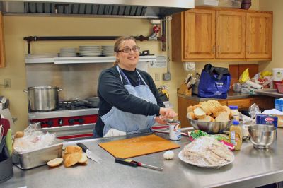 Cooking Class
Rochester's own Pampered Chef Linda Medeiros recently returned to the Rochester Senior Center for another unique presentation. In preparation for Thanksgiving, Ms. Medeiros showed some clever ways to reuse all those turkey dinner leftovers. (Photo by Robert Chiarito).
