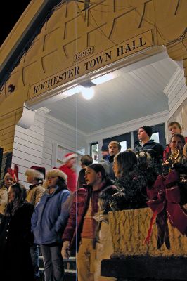Chorus Carolers
The Memorial School Chorus performed several Christmas classics during the 2006 Tree Lighting Ceremony held at the Rochester Town Hall on Monday, December 11. (Photo by Kenneth J. Souza).
