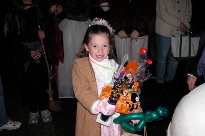 Rochester Halloween '06
This "Little Princess" took home a prize and trophy for carving one of the award-winning Jack-o'-Lanterns which lined the parking lot of the Plumb Corner Mall in Rochester during their first-ever Halloween Event held on Monday, October 30. (Photo by Kenneth J. Souza).
