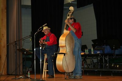 Resonators in Rochester
The student body of Rochester Memorial School received a gift from the schools Parents-Teachers Organization (PTO) to mark the beginning of the school year on Friday, September 7 in the form of a concert by local favorites The Resonators. The band played two shows of what they bill as a Slice of Americana in the schools cafeteria to accommodate the entire school population. (Photo by Robert Chiarito).
