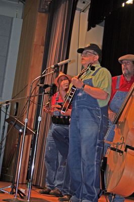 Resonators in Rochester
The student body of Rochester Memorial School received a gift from the schools Parents-Teachers Organization (PTO) to mark the beginning of the school year on Friday, September 7 in the form of a concert by local favorites The Resonators. The band played two shows of what they bill as a Slice of Americana in the schools cafeteria to accommodate the entire school population. (Photo by Robert Chiarito).
