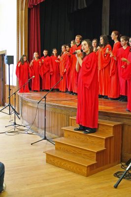 Seasonal Singing
Local favorites The Showstoppers performed Christmas classics during their Holiday Concert on Sunday, December 23 at the Marion Music Hall. (Photos by Robert Chiarito).
