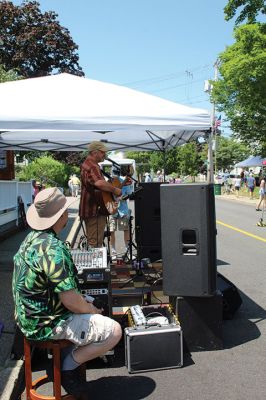 Arts in The Park
The Marion Art Center held its annual Arts in The Park event on Saturday morning at Bicentennial Park, and right down Main Street was the First Congregational Church held its annual Lobster Roll sale at Penny Pincher's. Photos by Mick Colageo
