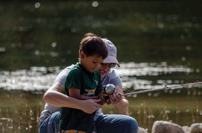 Gine Fishing
Rochester Scout Pack 30 had a fishing day at Five Mile Pond at Camp Cachelot in Myles Standish State Forest on September 27. The Cub Scouts were being trained in the art of fishing, tying knots for their hooks, as well as baiting a hook. Joshua Ernstzen, 7, (middle right) was the first Cub Scout to catch a fish. Photos by Denzil Ernstzen
