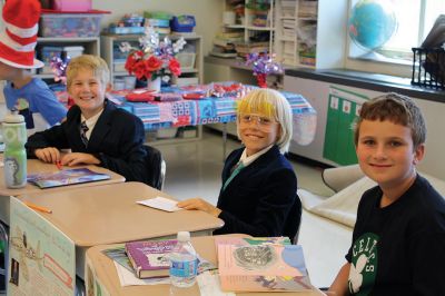 Famous Massachusetts’ Person Presentations
Third grade students at Center School put on their annual Famous Massachusetts’ Person Presentations on Tuesday, June 20. Each student dressed as their chosen famous Bay Stater who made their mark on history and invited parents to watch the presentations. Photos by Jean Perry
