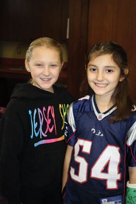 Doll Spa
The Mattapoisett Library treated area kids and their dolls to a spa day on Friday, January 15. With a day off from school, girls had their hair styled by Holly Coutinho, had their nails done by Junior Friend Alice DeCicco-Carey, 11, and decorated hair clips with Junior Friend Nicole Londergan. Photos by Jean Perry
