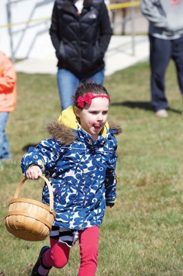Easter Egg Fun
Saturday was a picture perfect day at Veteran’s Park in Mattapoisett for the Lions Club’s annual Easter egg hunt. Dozens of children made the dash to collect their fair share of Easter candy and enjoyed an afternoon of popping bubbles by the lighthouse with entertainer Vinny Lovegrove. Photos by Colin Veitch
