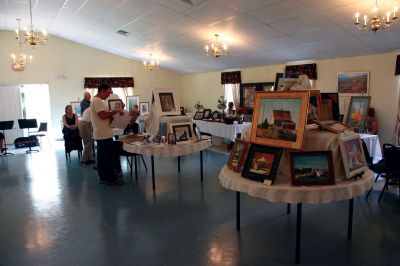 Fine Arts Cafe
The Rochester Congregational Church boosted spirits on a gray Saturday when it held its second annual Fine Arts Caf on September 24, 2011. The Caf, which featured work from area artists, benefitted the Church through a percentage of sales. Photos by Robert Chiarito.
