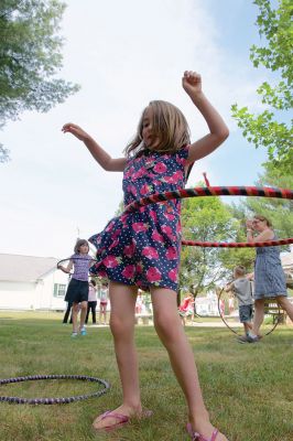Hula-hoop Performer
Hula-hoop performer Pinto Bella taught kids the benefit of hula-hooping for body and mind and performed superhero-themed tricks on June 20 at Plumb Library. Photos by Colin Veitch
