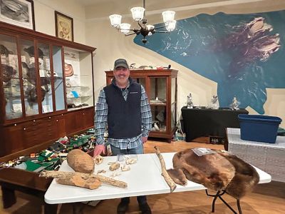 Marion Natural History Museum
On Friday night the Marion Natural History Museum welcomed state fish and wildlife biologist Stephen Wright. A large group joined us on a very chilly night to learn about beavers in Massachusetts. We heard about how beavers create and maintain their lodges, how they cache food for when their pond freezes over, and much more. No more mistaking a beaver, which averages 60 pounds, with a muskrat, which averages 2-4 pounds! We had a chance to examine pelts, skulls, teeth and examples of their favorite food. We 
