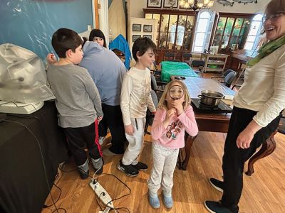 Marion Natural History Museum
The Marion Natural History Museum had a great time learning about Marion’s history with salt work operations. We learned about their locations and why they flourished and the taxes that put them out of business. We looked at many different salt types and an amazing range of colors depending on the geology of the area where they were collected. Pink from the Himalayas, black from Iceland and several different salt textures. We had a chance to explore these different salt types including salt from Sippican Ha
