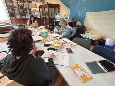 Marion Natural History Museum
The Marion Natural History Museum's nature journaling group met Saturday, April 4. We discussed different prompts we might use in adding to our own journals. These included adding descriptive details, creative writing samples, and poetry. We went to Bicentennial Park to find a subject that inspired us to not only draw but to create a narrative to our pages. Despite the chilly weather, we had fun drawing, painting and adding fun details to our journal pages. Many thanks to Tricia Cassady for leading our grou
