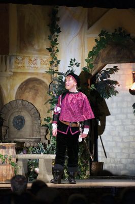 Twelfth Night
The talented students at Rochester Memorial School presented their annual tribute to the Bard on Friday, April 29 as they performed Shakespeare’s “Twelfth Night.” RMS teacher Danni Kleiman has been adapting the scripts and directing the RMS Shakespeare plays for 27 years now. Kleiman explained the selection process for the annual Shakespearian play, saying, “I look at the talent that I have from the previous year,” says Kleiman. “I also look at the talent in the 5th grade and pick the play accordingly.” Kle
