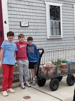 Tri-Town Youth Baseball Players
Tri-Town youth baseball players are fundraising to pay for a trip to Cooperstown, New York, to visit the Baseball Hall of Fame. On April 7 on Cannon Street, three players sold sweet bread and potted plants to local residents. Enterprising players Nolan Cameron, Teddy Sanders and Owen Rider politely rang doorbells and knocked on doors in an attempt to pay their way to the Hall of Fame. Photo by Jennifer F. Shepley
