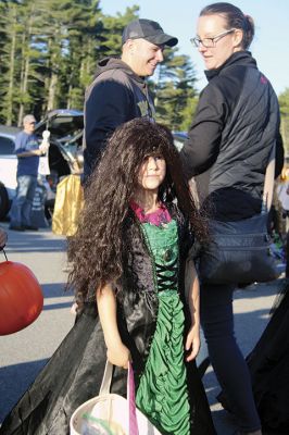 Trunk or Treat
RMS held a ‘Trunk or Treat’ event on Saturday, October 20, with hundreds turning out for the fun and free candy. The PTO sponsored event invited local families to enjoy a little pre-Halloween practice putting on their costumes, perfecting their “Trick or Treats” and remembering their ‘thank-yous.’ Photos by Jean Perry
