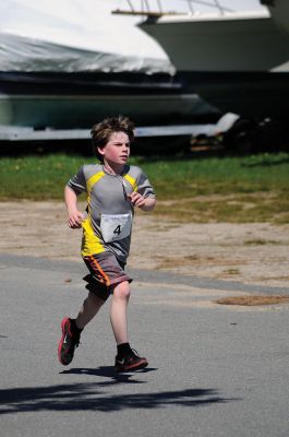 Sippican Schooner 5k and Mini Fun Run 
 Sunday, May 4 was a perfect day for a fun run through Marion, and about 200 people turned out to participate in VASE’s second annual Sippican Schooner 5k and Mini Fun Run to raise money for educational programs at Sippican Elementary School. VASE member Diana Martin organized the event, with the support of about 12 volunteers who assisted that morning in making sure the two races went off without a hitch. Photo by Felix Perez
