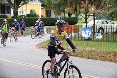 BBC Watershed Ride
This Sunday, October 2, the 10th Annual Buzzards Bay Coalition Watershed Ride wound its way through Tri-Town, making a stop at Eastover Farm for lunch along the way. Some 151 participants completed an 11-, 35-, 75-, or first-ever 100-mile ride, spanning Little Compton, Rhode Island to Woods Hole. Photos by Colin Veitch
